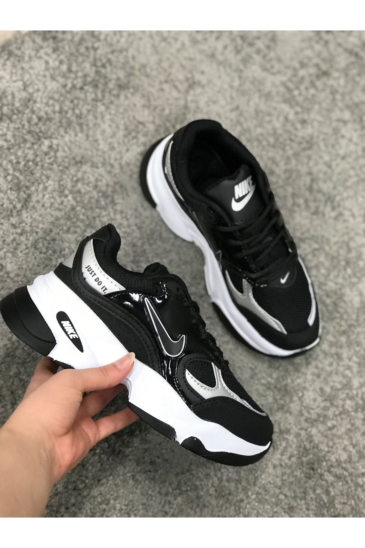 Nike Just Do t Siyah Beyaz En Uygun Fiyatlar ile