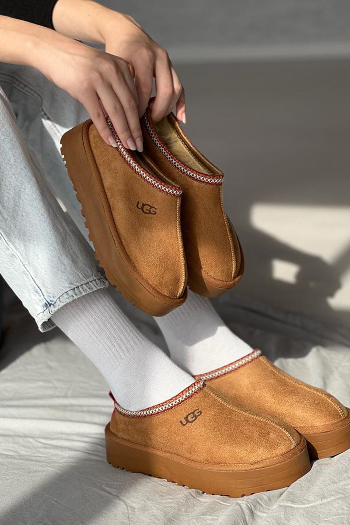 UGG Gondol Terlik Taba