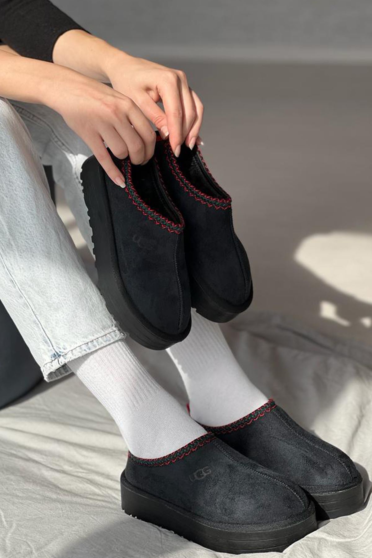 UGG Gondol Terlik Siyah 