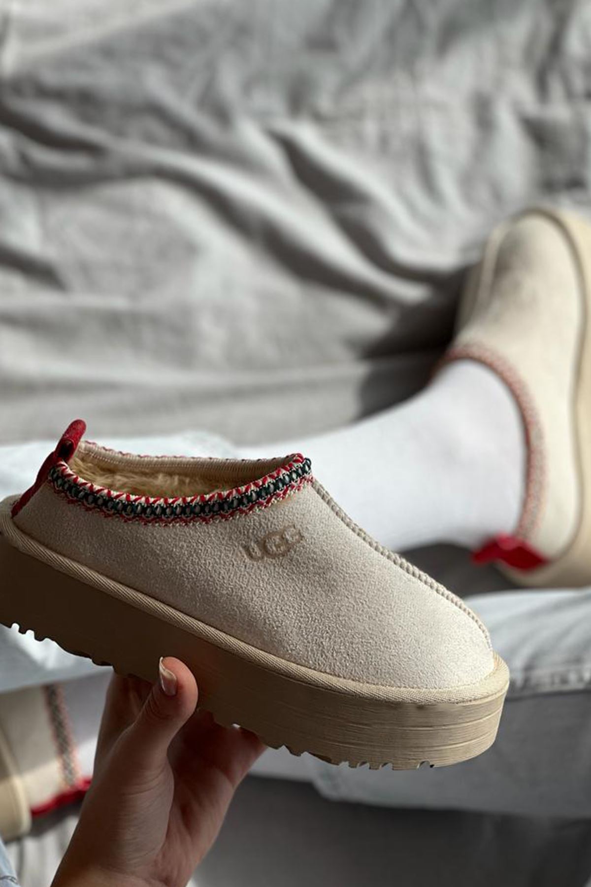 UGG Gondol Terlik Bej 