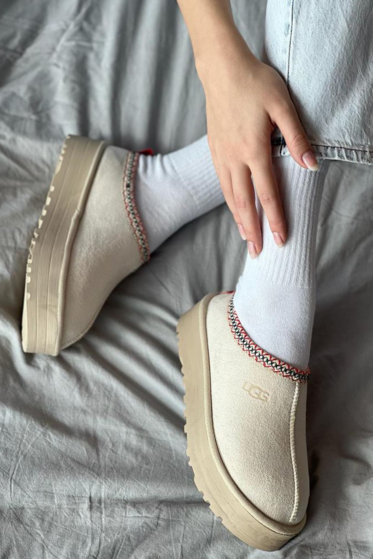 UGG Gondol Terlik Bej 