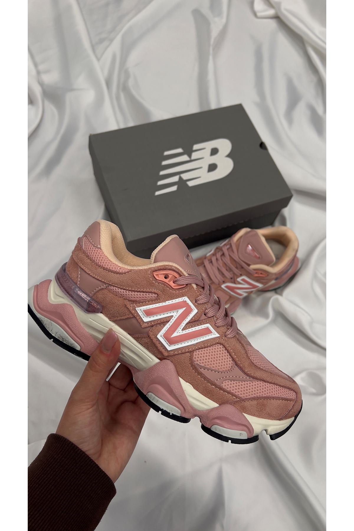 New Balance 9060 Pembe