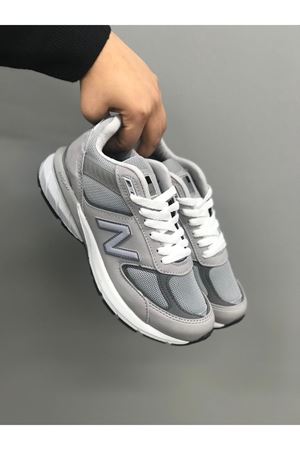 New Balance 990V