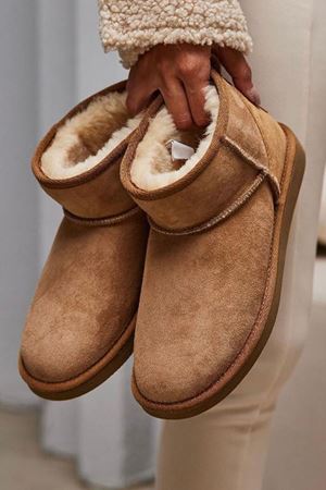 UGG Ultra Mini Bot taba